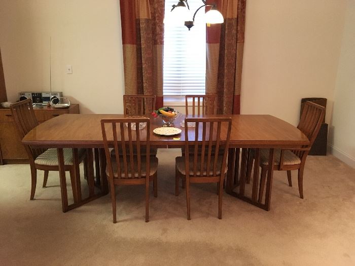 THOMASVILLE mid-century era dining table and chairs