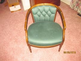 ANTIQUE CHAIR