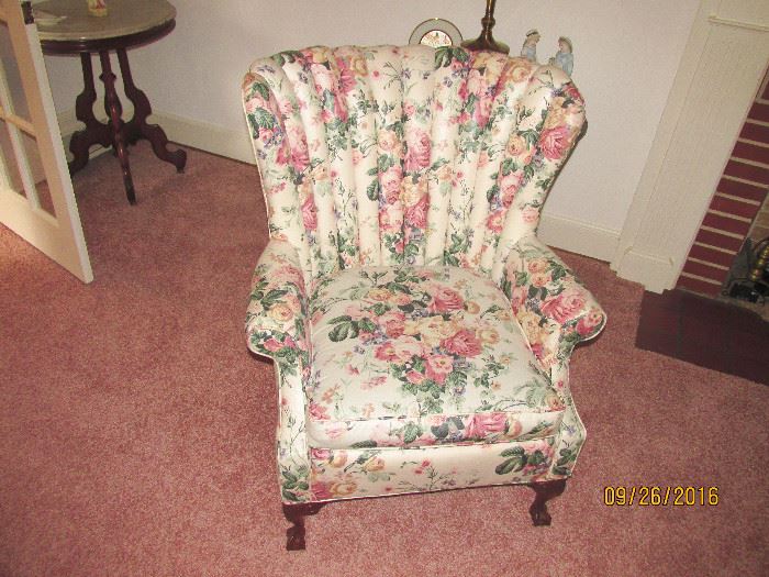FLORAL DESIGN WINGBACK CHAIR