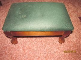 ANTIQUE FOOT STOOL