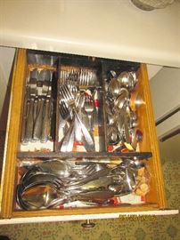 FLATWARE STAINLESS STEEL