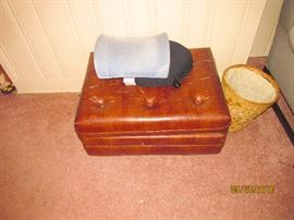 OTTERMAN, FOOT STOOL