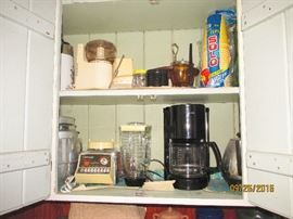 VINTAGE BLENDER, COFFEE POT, LOTS OF KITCHEN ITEMS