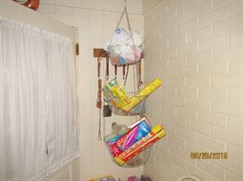 LARGE 3 TIER METAL HANGING BASKET