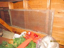 CHICKENWIRE INSERTED GLASS PANELS