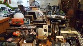 Vintage radio players and cameras [Lots Available]