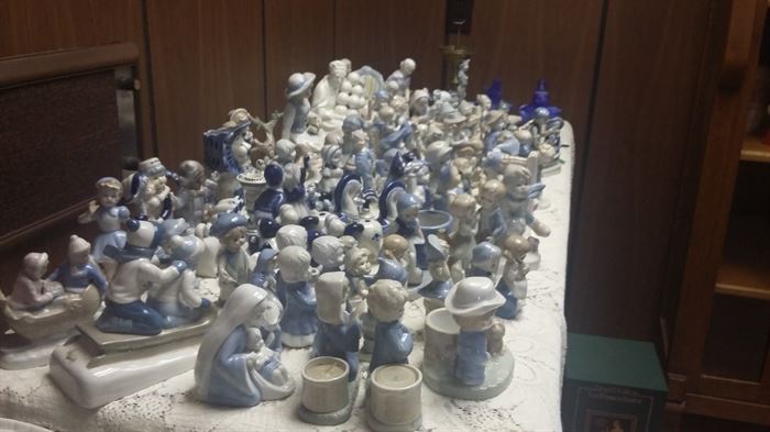 Extensive Blue and White Figurine and Delft Collection