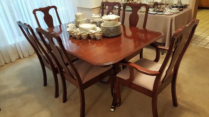Gorgeous Dining Set w/leaves and pads by Pennsylvania House