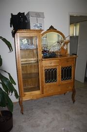 Beautiful antique oak curio cabinet!!  Just gorgeous