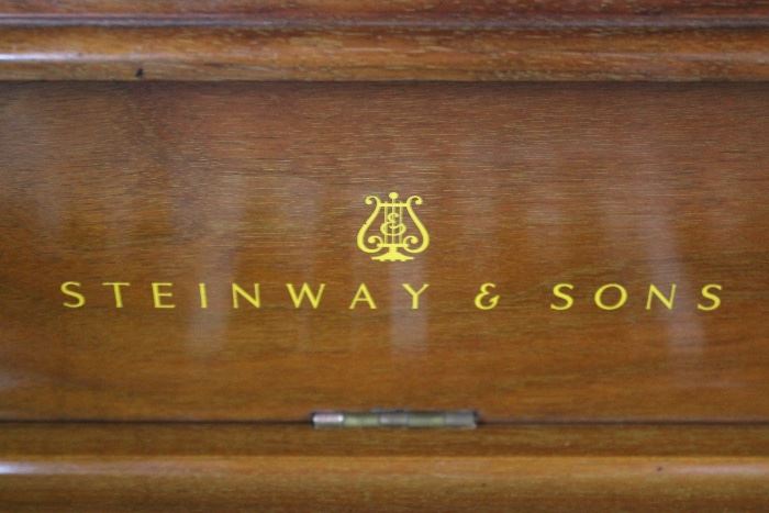 A19 #1 Steinway & Sons 43" 1972 Console Piano #428518 Condition of 9