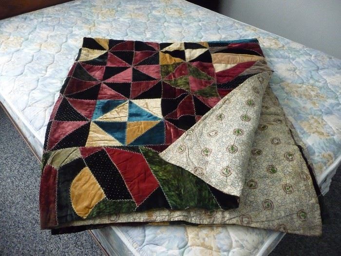 velvet crazy quilt in great condition 