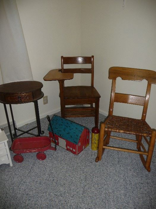 many assorted chairs / Metal toys