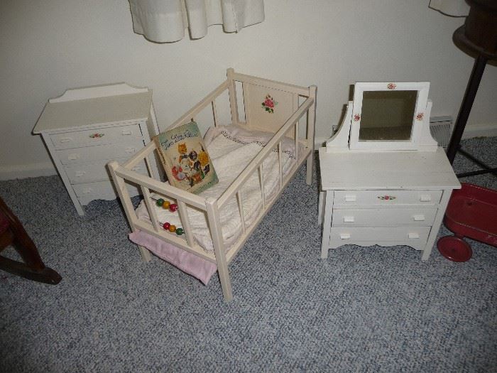 1923 hand made child's bedroom set 
