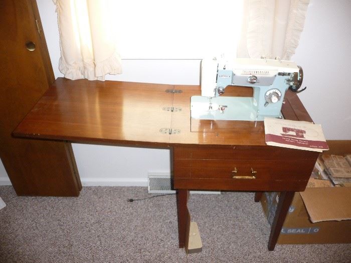 electric sewing machine 
