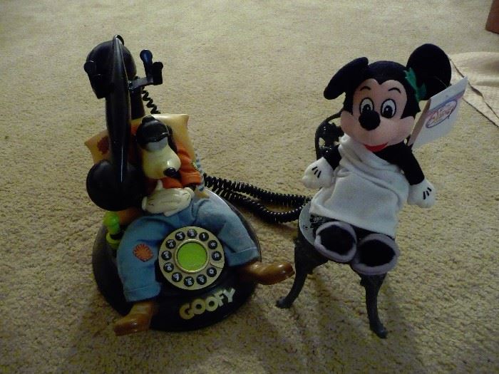 Mickey and Goofy 