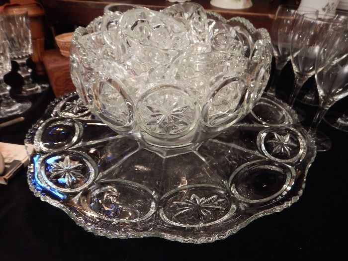 PUNCH BOWL SET W/ 12 CUPS