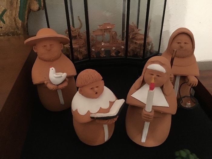 Little clay carolers