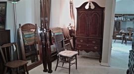 KingHeadboard,UprightChest,Mirror