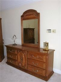 SUMTER DRESSER/MIRROR