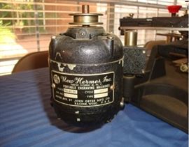 NEW HERMES PORTABLE ENGRAVING MACHINE WITH A BOX FULL OF BRASS FONTS !!!!