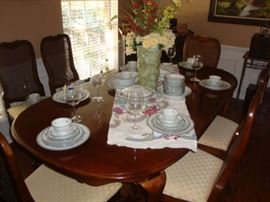 VINTAGE "NORITAKE" CHINA - BEAUTIFUL TABLE SETTING !
