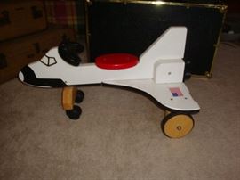 WOODEN "CHALLENGER" RIDE ON SCOOTER