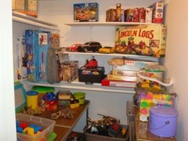 THERE ARE ALOT OF VINTAGE TOYS AT THIS SALE & A FEW MODERN.