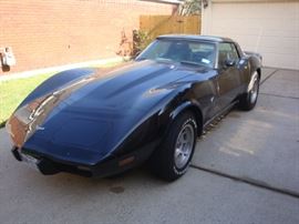 1979' CHEVROLET CORVETTE 2 DOOR COUPE, L-82 WITH GLASS ROOF. THIS WAS THE "HIGH PERFORMANCE" MODEL OF THE PRODUCTION YEAR. MOTOR & TRANSMISSION ARE ORIGINAL AND HAS LESS THAN 24k MILES. SCROLL TO THE BOTTOM TO SEE OTHER PICS OF THIS SWEET RIDE.