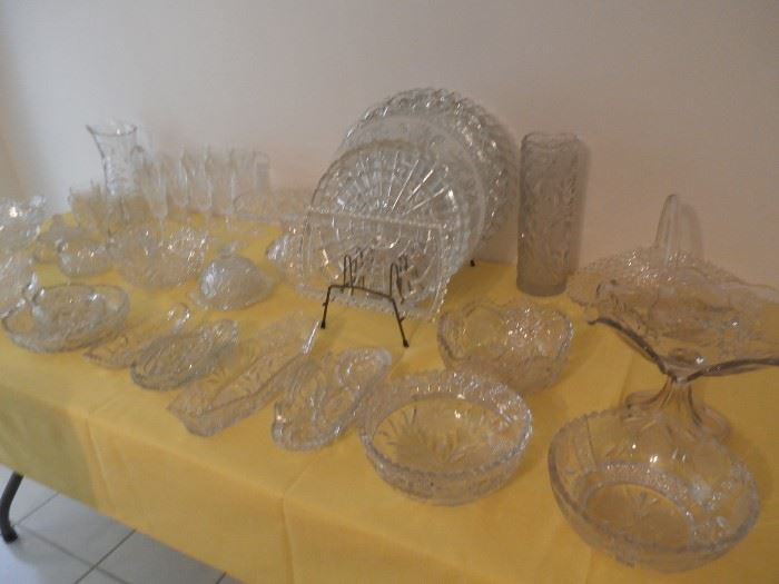 LOTS OF LOVELY CRYSTAL AND GLASS