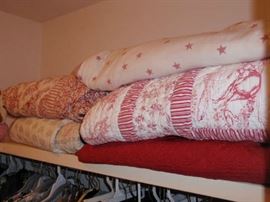 Blankets, Throws, and Comforters