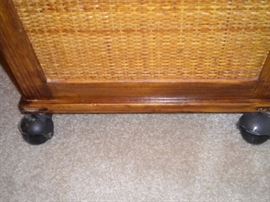 Wicker/caster laundry basket