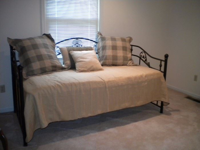 Daybed and twin mattress