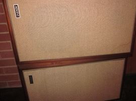 Advent Speakers, 2 sets