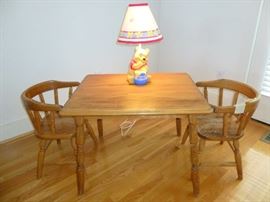 Child's Table and Chairs Winnie the Pooh lamp