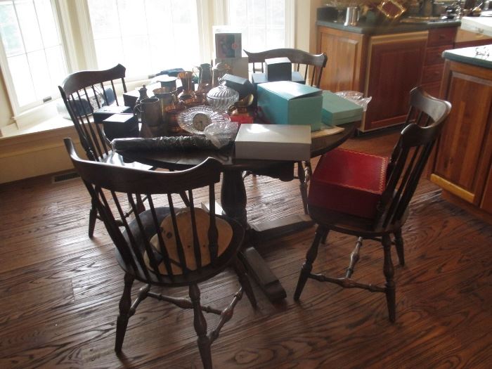 HITCHCOCK TABLE AND 4 CHAIRS