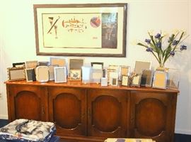 Dimensions: 7' L x 30" H x 19 1/2" W.