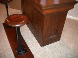 Antique free standing bar w/stools