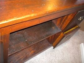 Antique free standing bar w/stools