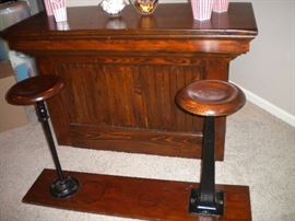 Antique free standing bar w/stools