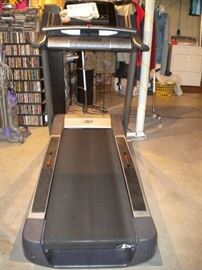 NordicTrack c1500 treadmill An ultimate runner’s delight! The heavy-duty NordicTrack Treadmill 1500 incorporates high-end technology and engineering to withstand intensive use while delivering unbeatable performance year after year. Designed to keep you safe, motivated and connected while you work your way to fitness, this treadmill featuring a large DurX™ commercial pro motor is built for the long haul.

Log on miles, not aches and pains. The NordicTrack C1500 greatly reduces injuries that are typical in serious training with its Quadflex™ commercial-grade cushioning and extra long deck that delivers joint protection and a comfortable stride. And to ensure you’re maximizing your workout by keeping within your heart training zone, conveniently built-in sensors in your handlebars monitor your heart rate and continuously display the reading. Treading on an incline is widely known to be beneficial for targeting major muscle groups. Now, NordicTrack’s revolutionary concept shows that walki