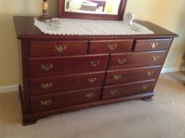 Mahogany Nine-Drawer Dresser w/ Mirror - Dresser Detail