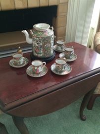 Tea time with Famille Rose 