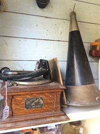 Very old Victrola