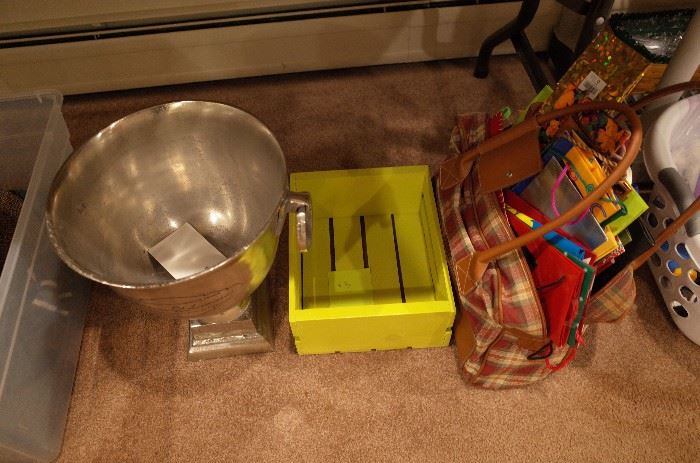 trophy bowl, crate, and gift bags