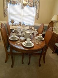 Bernhardt Dining Room Suite w/8 Chairs 