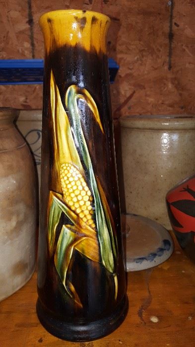 Rosewood arts and crafts corn vase