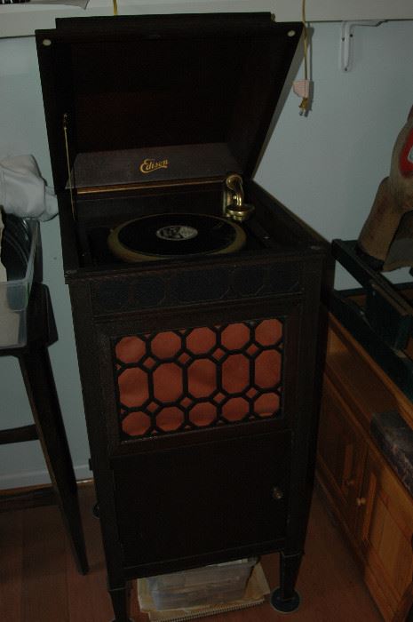 Working Edison Record Player with Edison Records