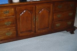 THOMASVILLE DRESSER WITH MIRROR