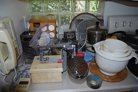 APPLE PEELER/CORER, SPICE RACK, MISC. KITCHEN