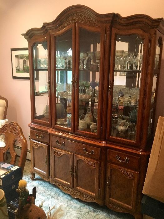Traditional dining room table, china cabinet & sideboard